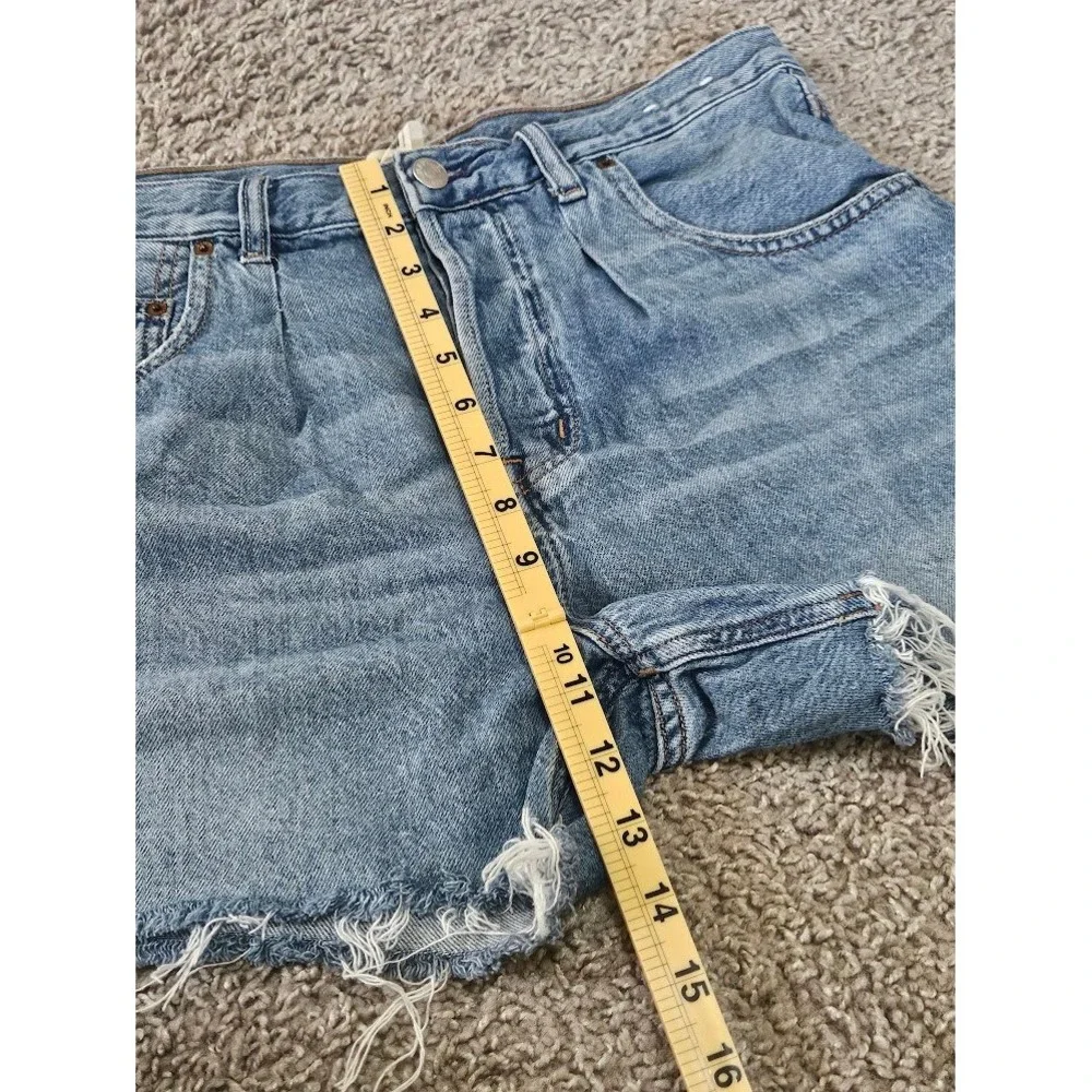 Madewell Pleated Denim Shorts Light Wash Blue Button Fly Raw Hem Women Size 27